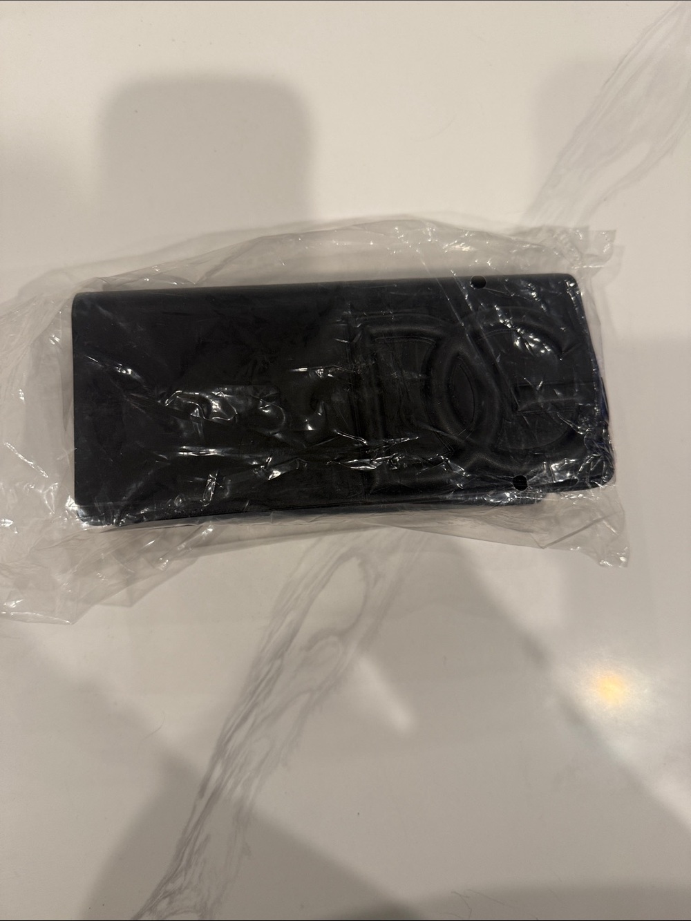 Dolce & Gabbana Black Leather DG magnetic Clutch - Picture 2 of 8
